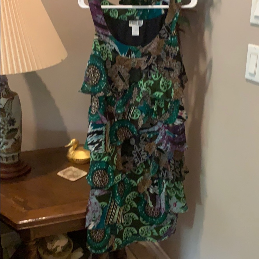 Sleeveless patterned dress
